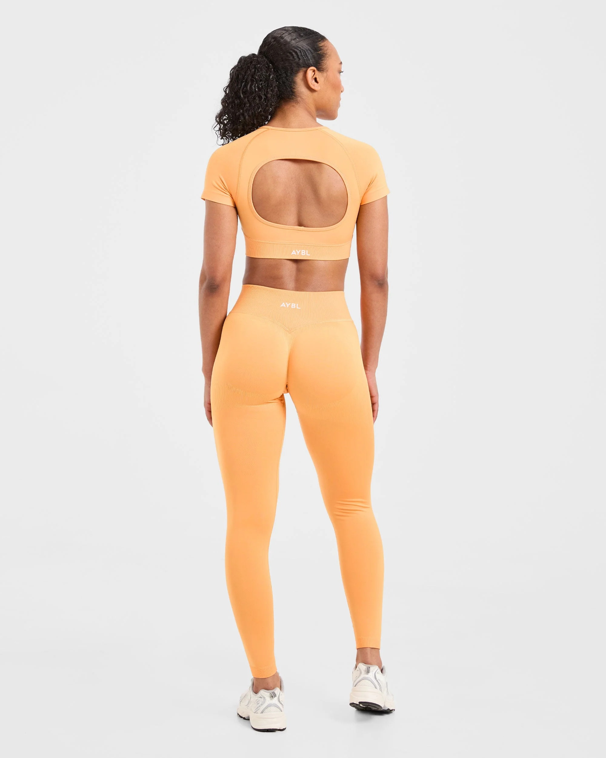 Adapt Seamless Crop Top - Bright Oranje - Image 4