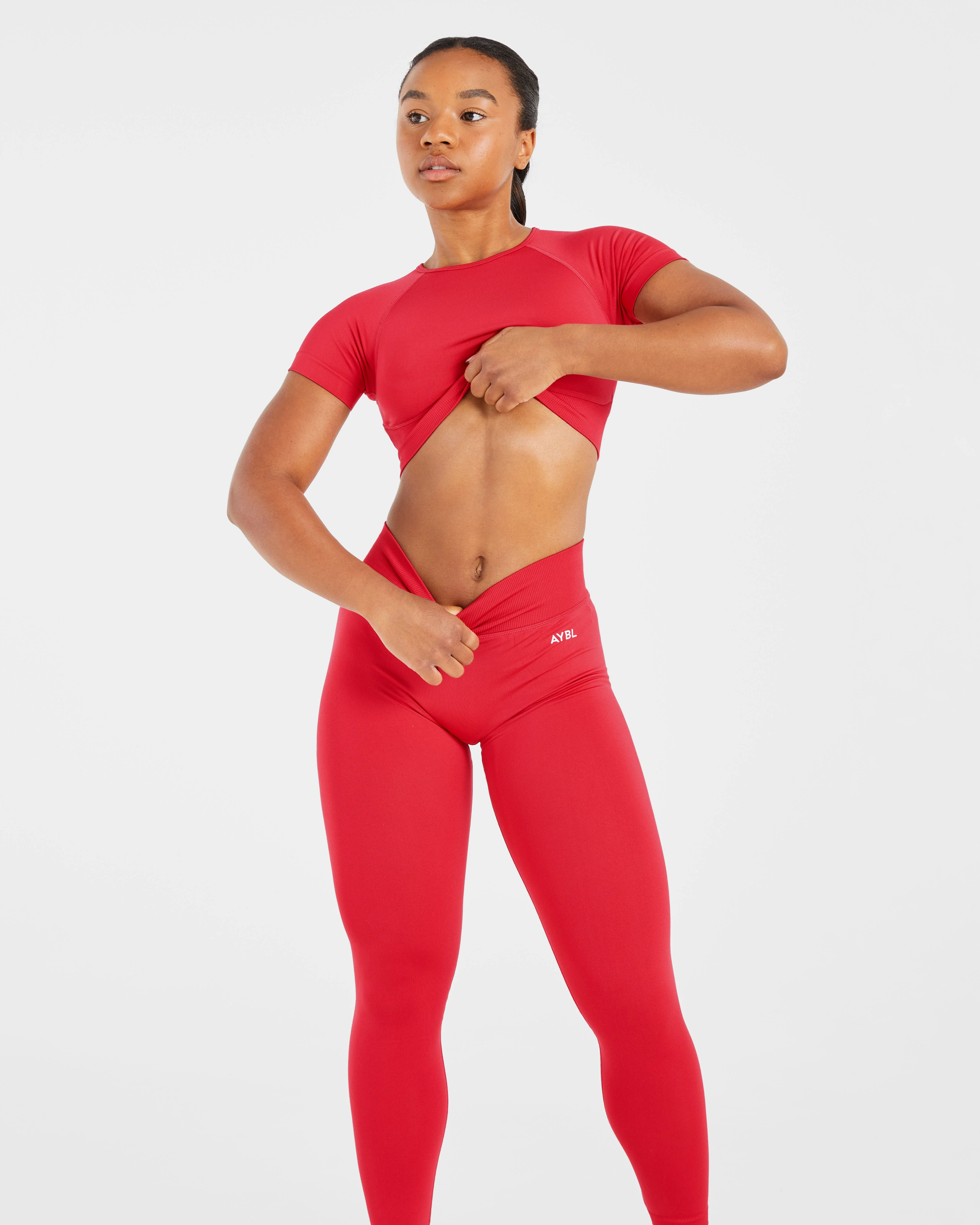 Adapt Seamless Crop Top - Salsa Rood - Image 8