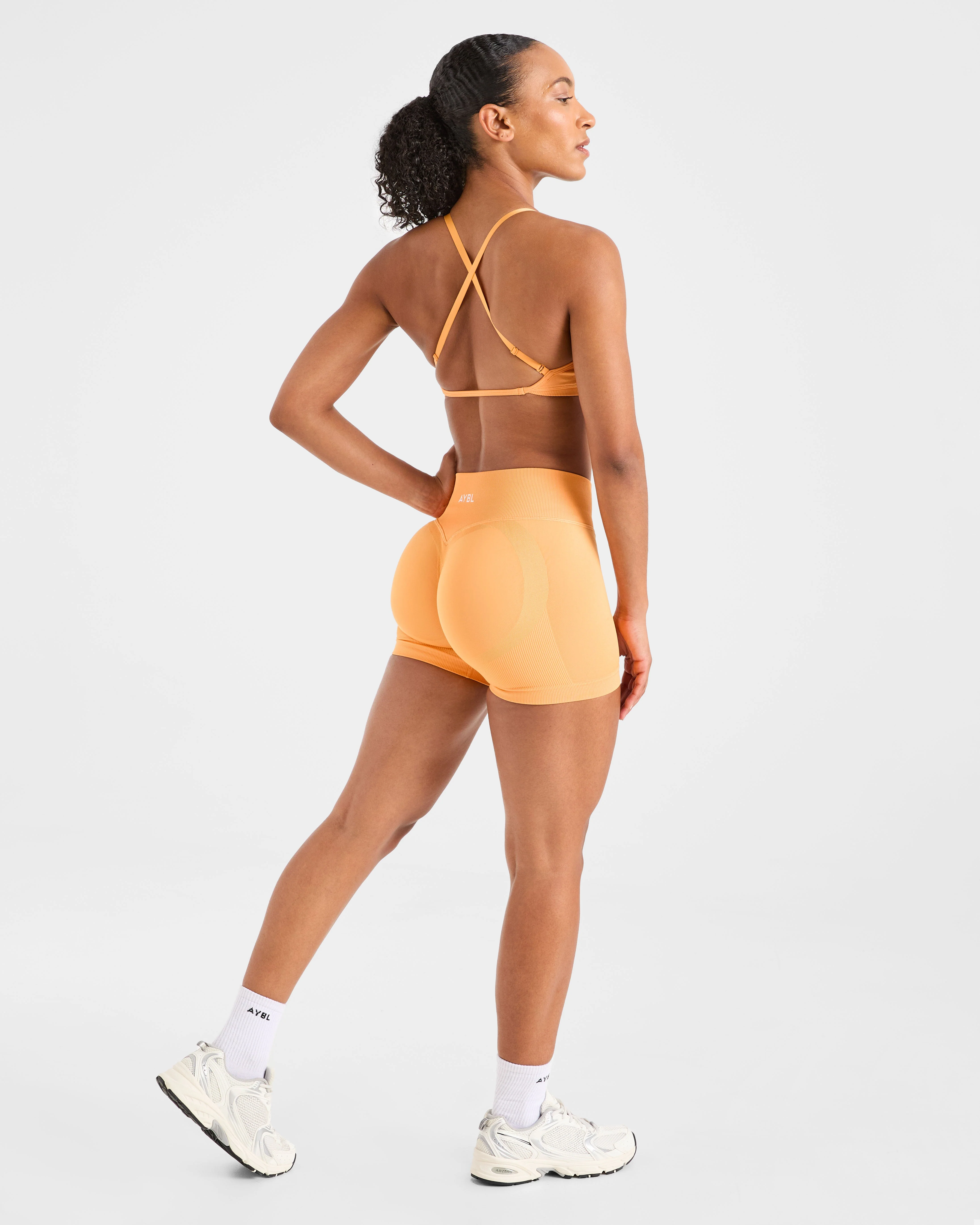 Adapt Seamless Strappy Sports Bra - Bright Oranje - Image 4