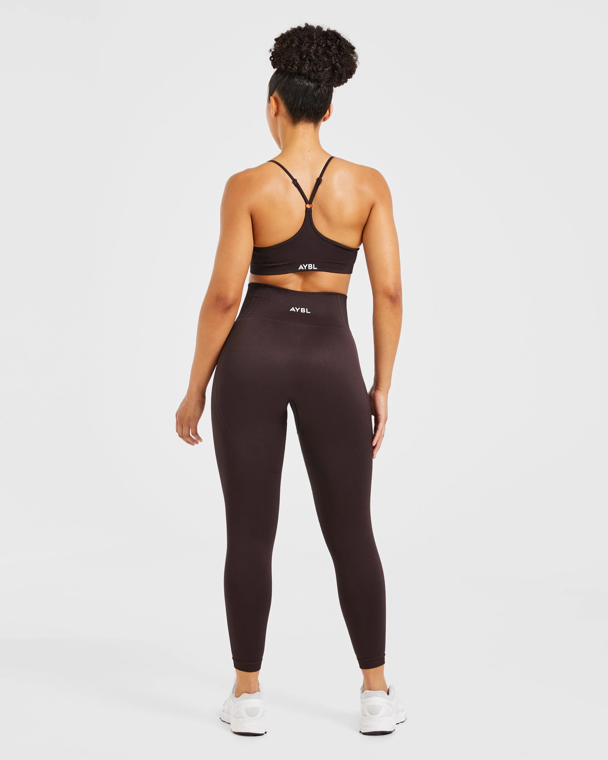Balance V3 Seamless Strappy Sports Bra - Dark Bruin - Image 4