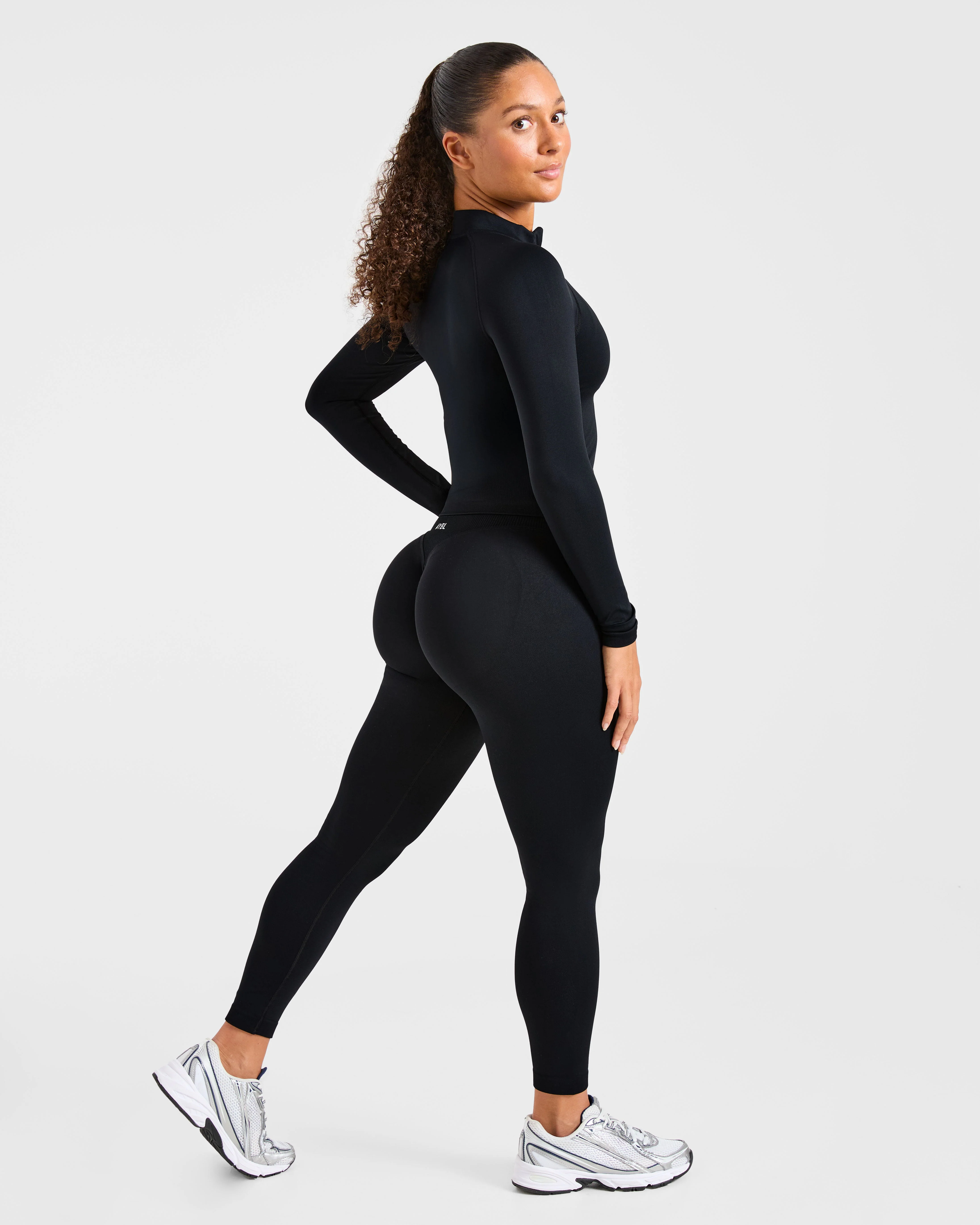 Enhance Seamless Jacket - Zwart - Image 4