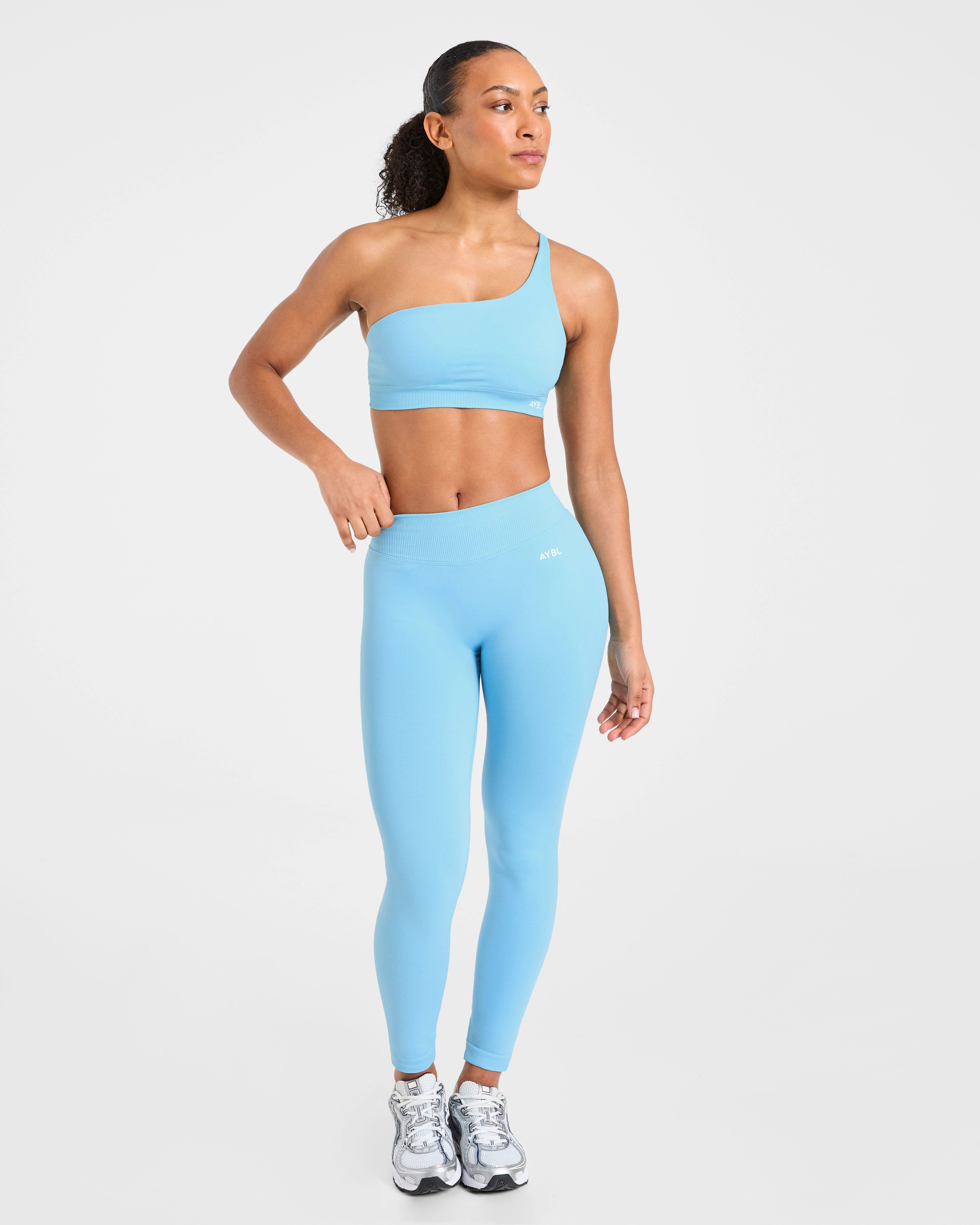 Enhance Seamless One Shoulder Sports Bra - Powder Blauw - Image 3