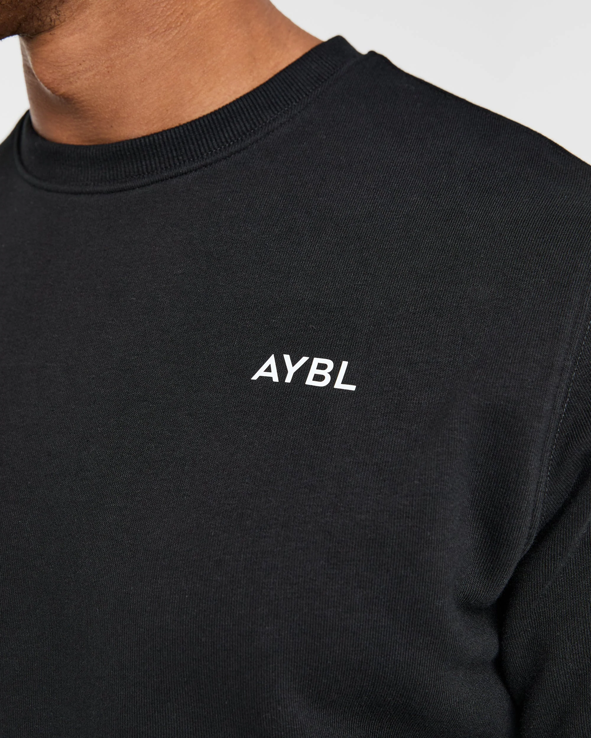 Essential Lightweight Sweater - Zwart - Image 5