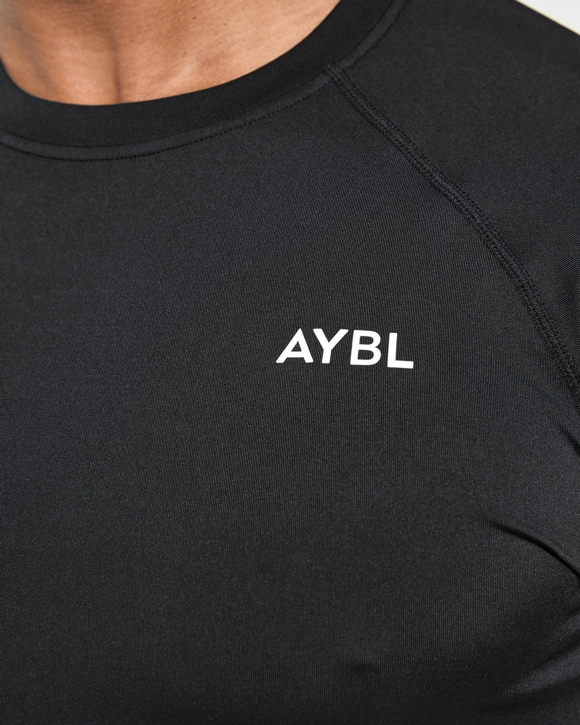 Essential Long Sleeve T Shirt - Zwart - Image 5