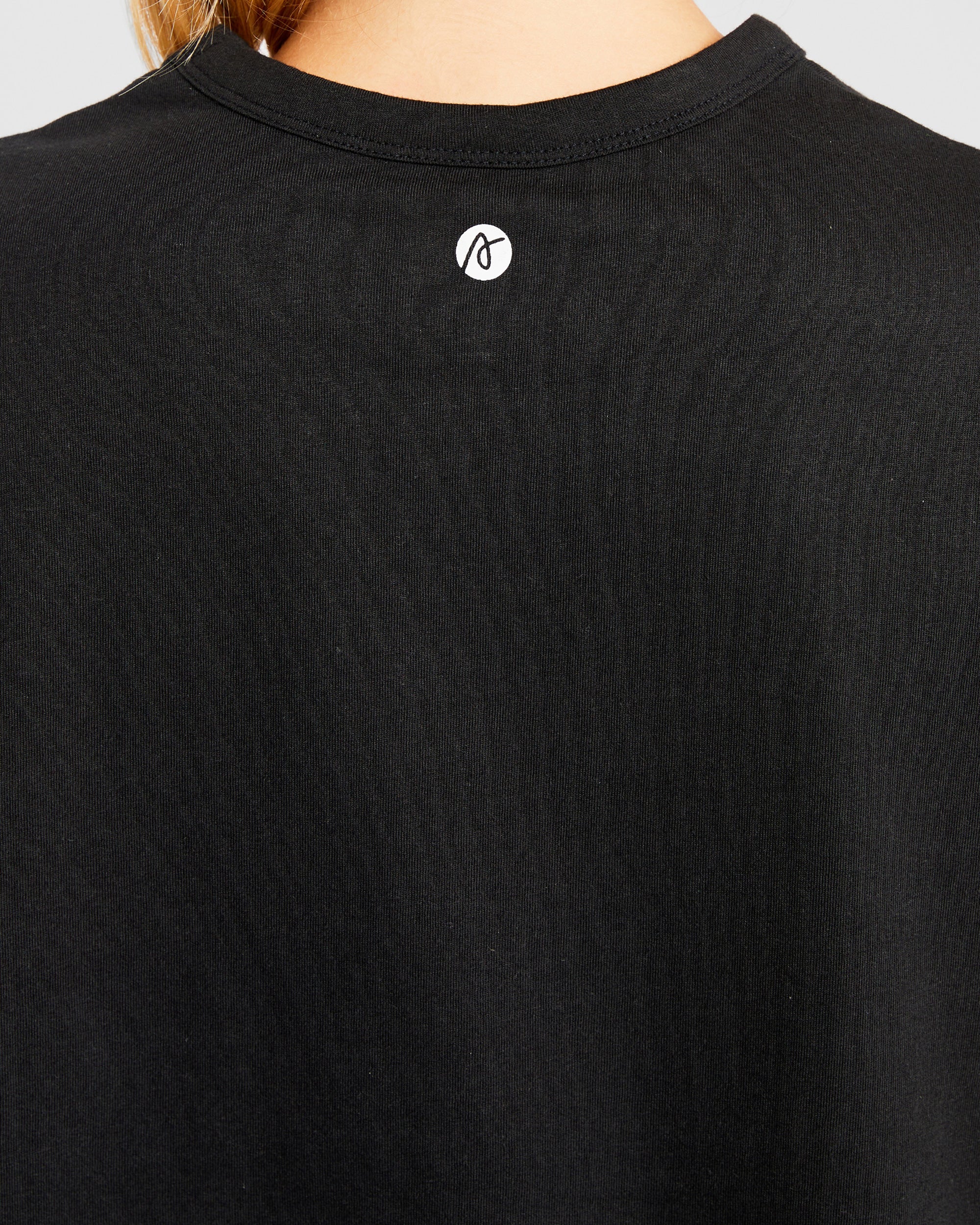 Essential Oversized Crop T Shirt - Zwart - Image 6