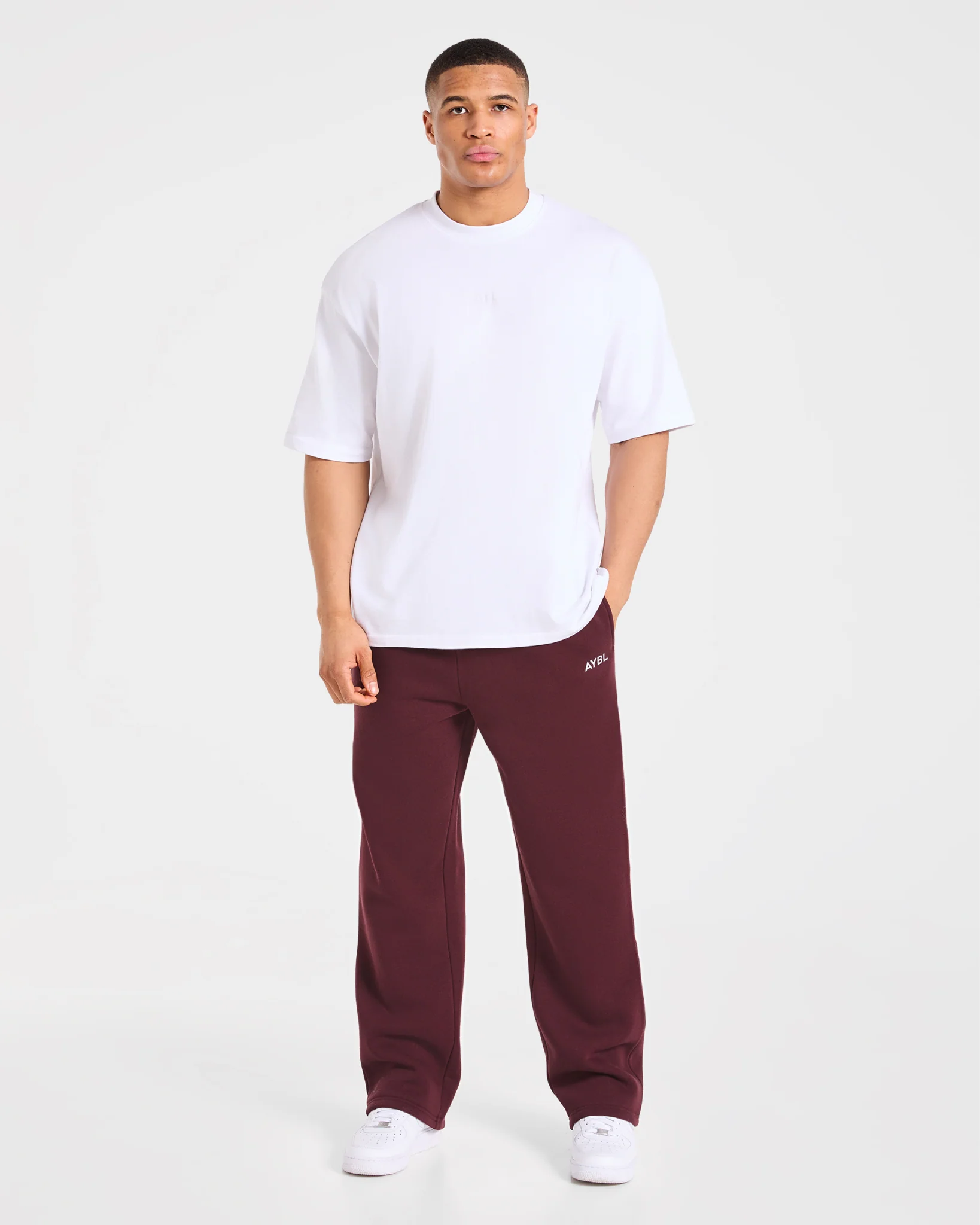 Essential Oversized Straight Leg Joggers - Burgundy Rood - Image 3