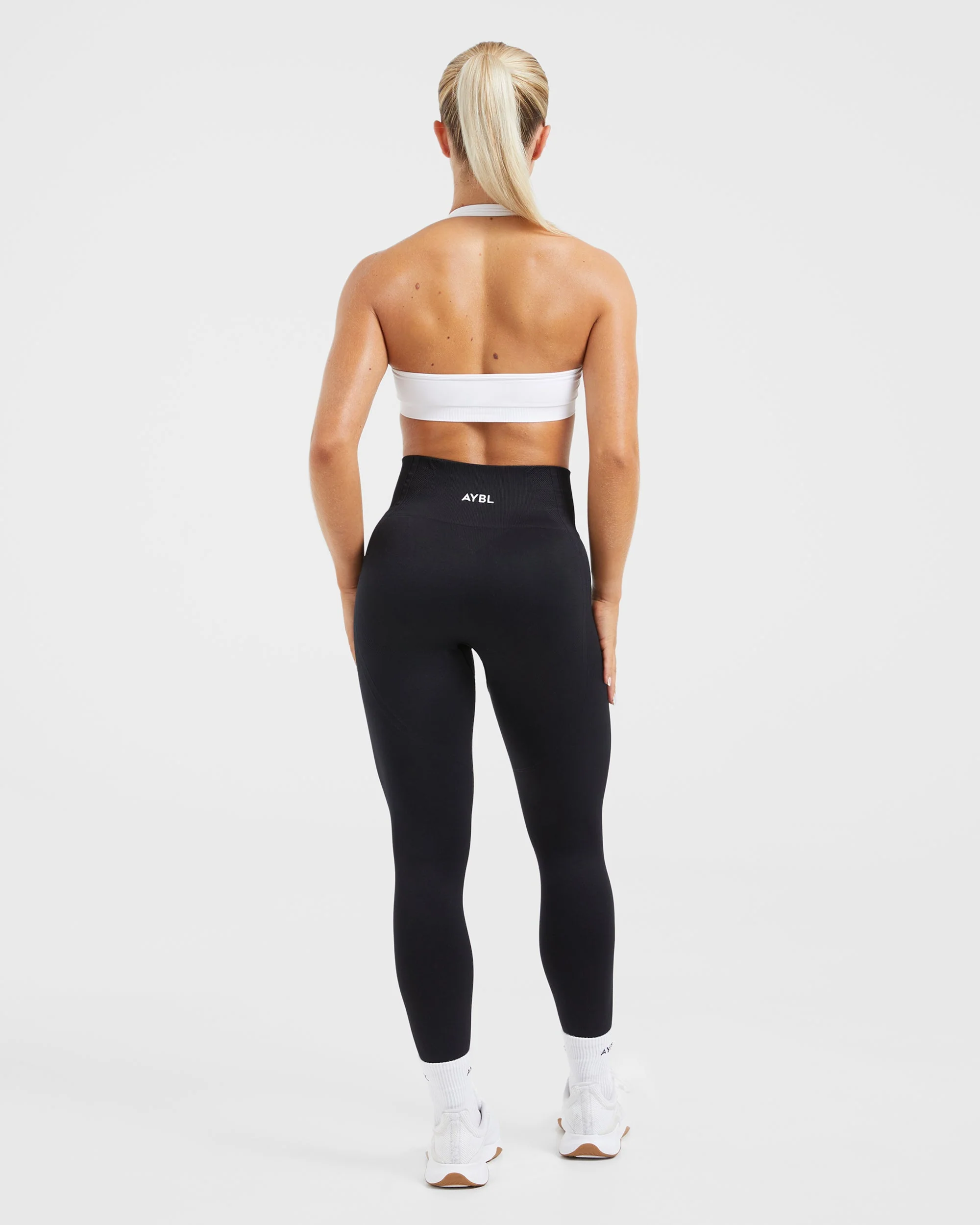 Essential Seamless Halterneck Sports Bra - Wit - Image 4