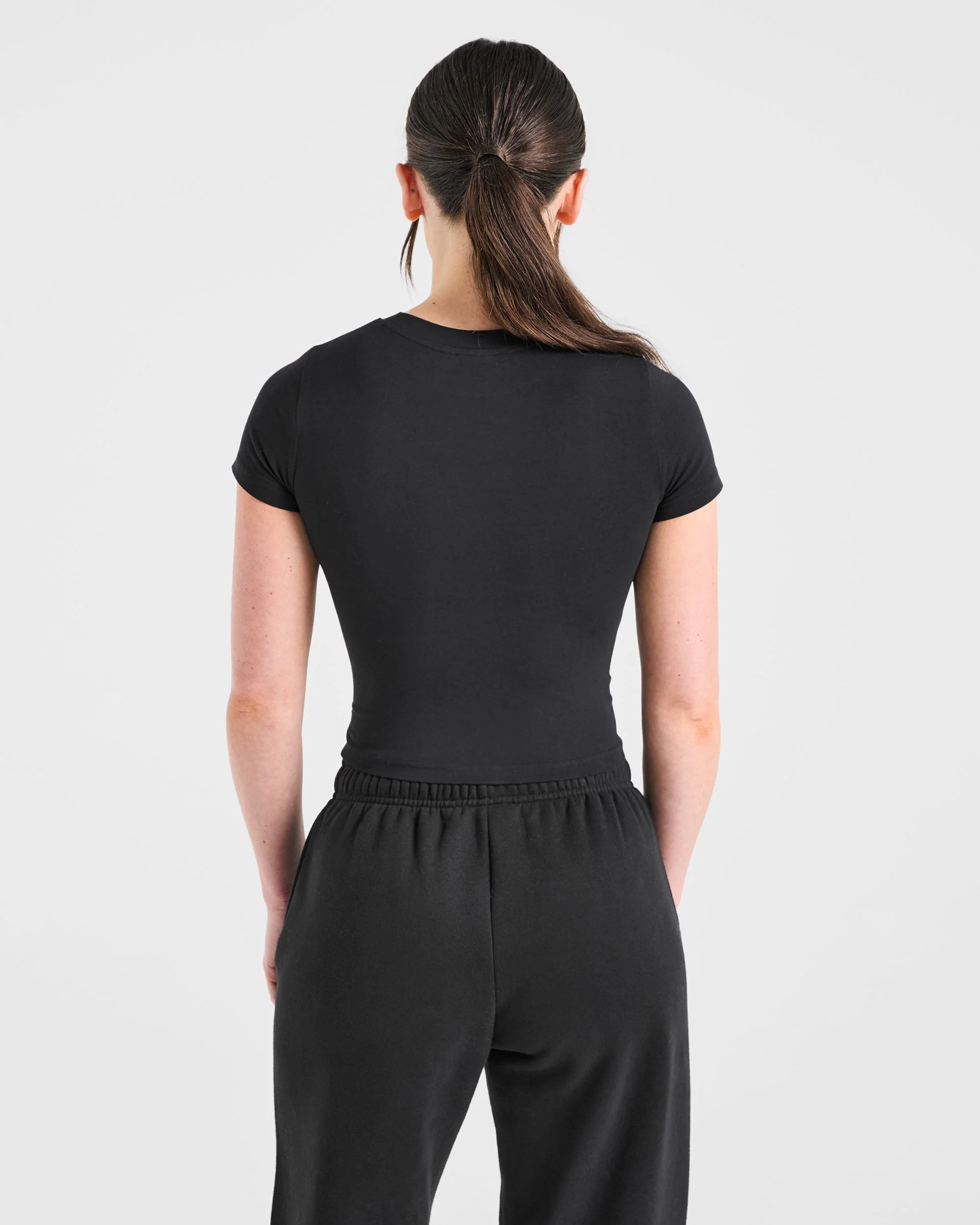 Just a Gym Girl Baby Tee - Zwart - Image 2