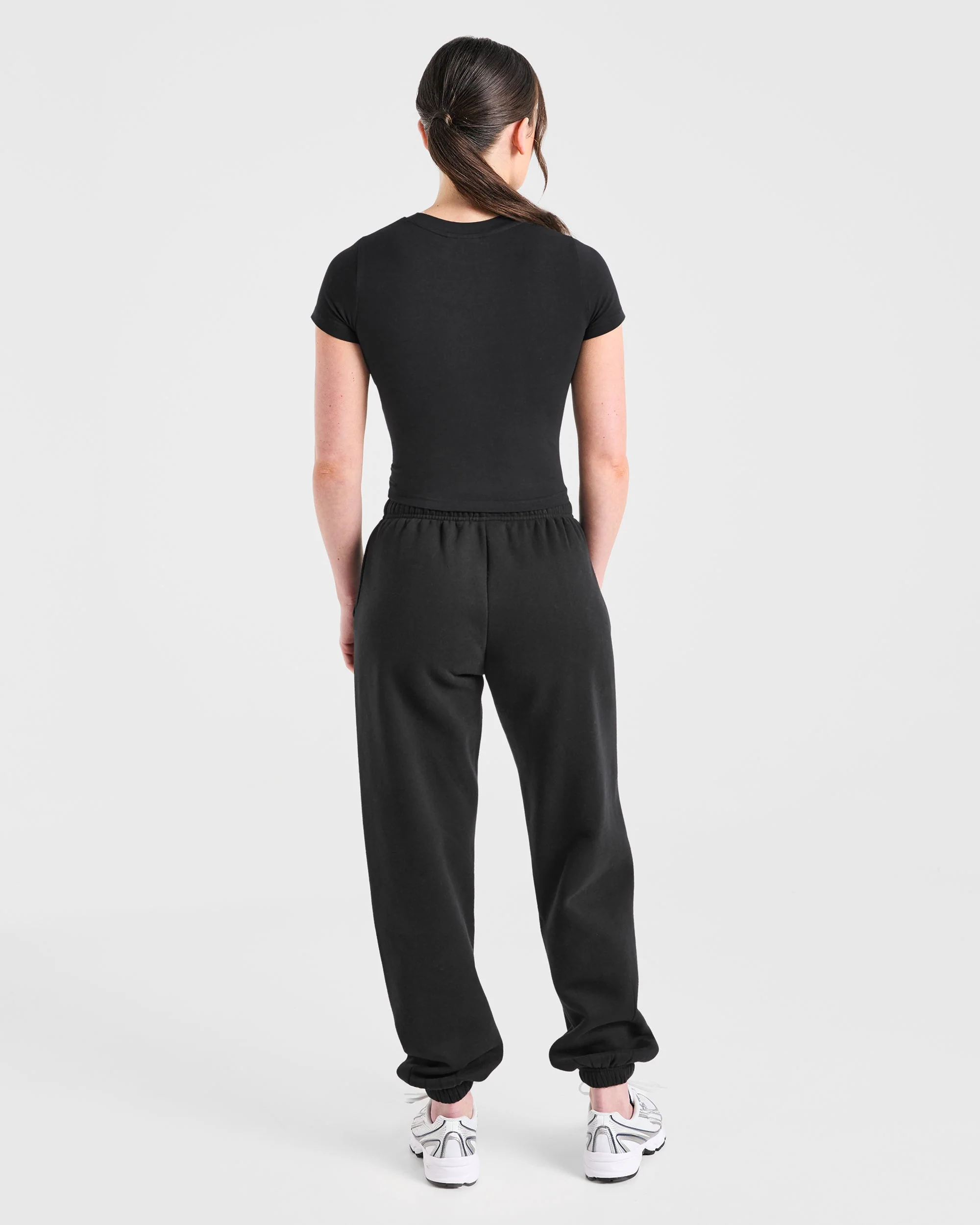 Just a Gym Girl Baby Tee - Zwart - Image 4