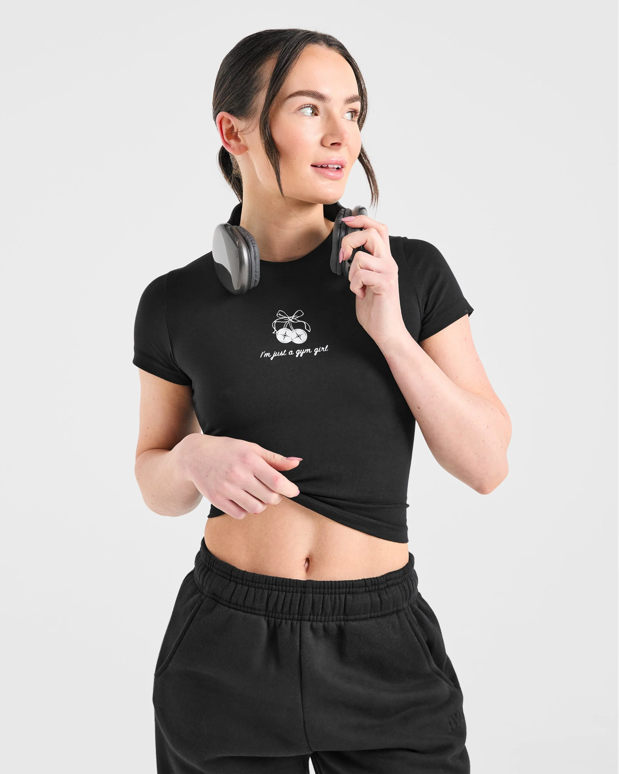 Just a Gym Girl Baby Tee - Zwart - Image 7