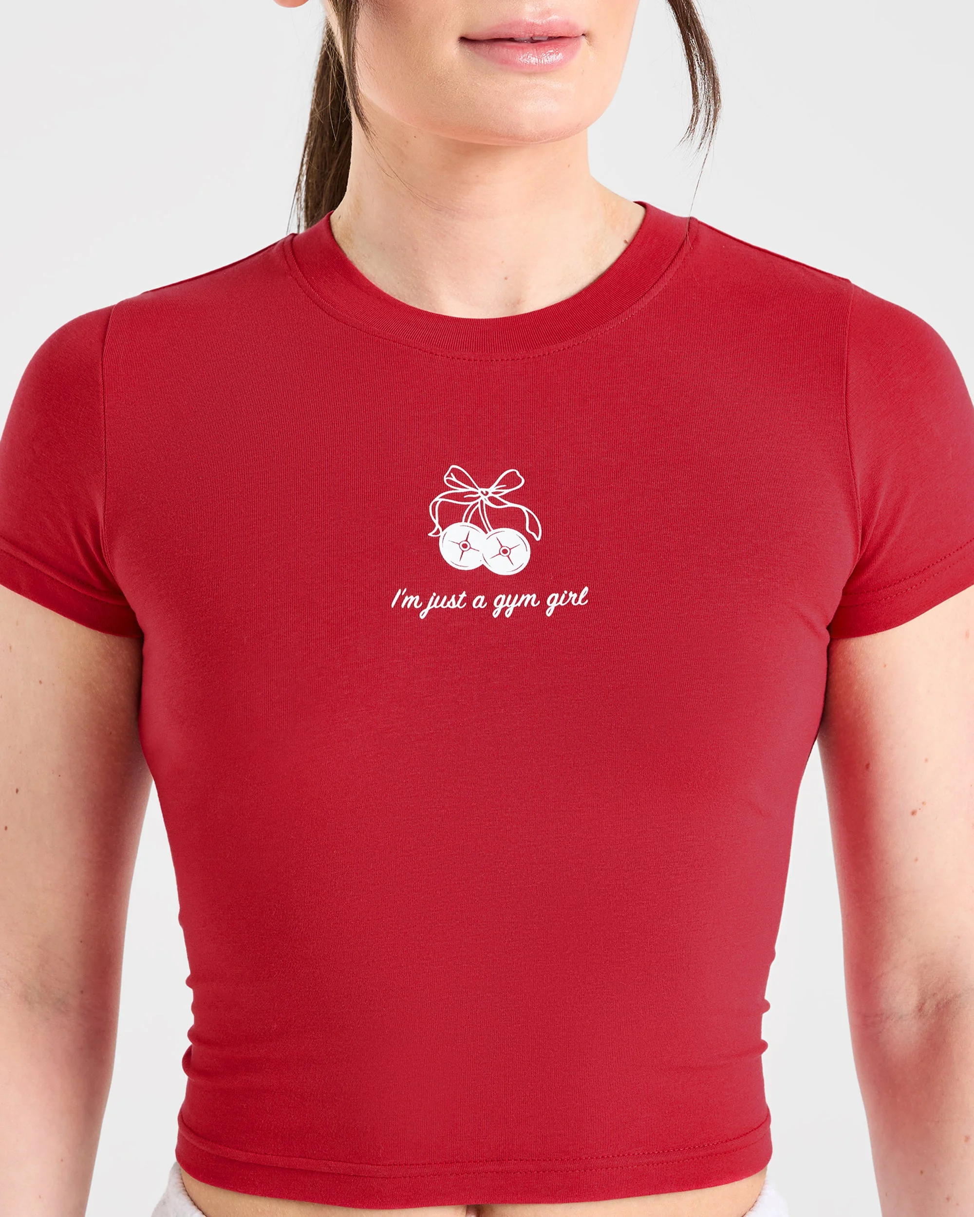 Just a Gym Girl Baby Tee - Rood - Image 5