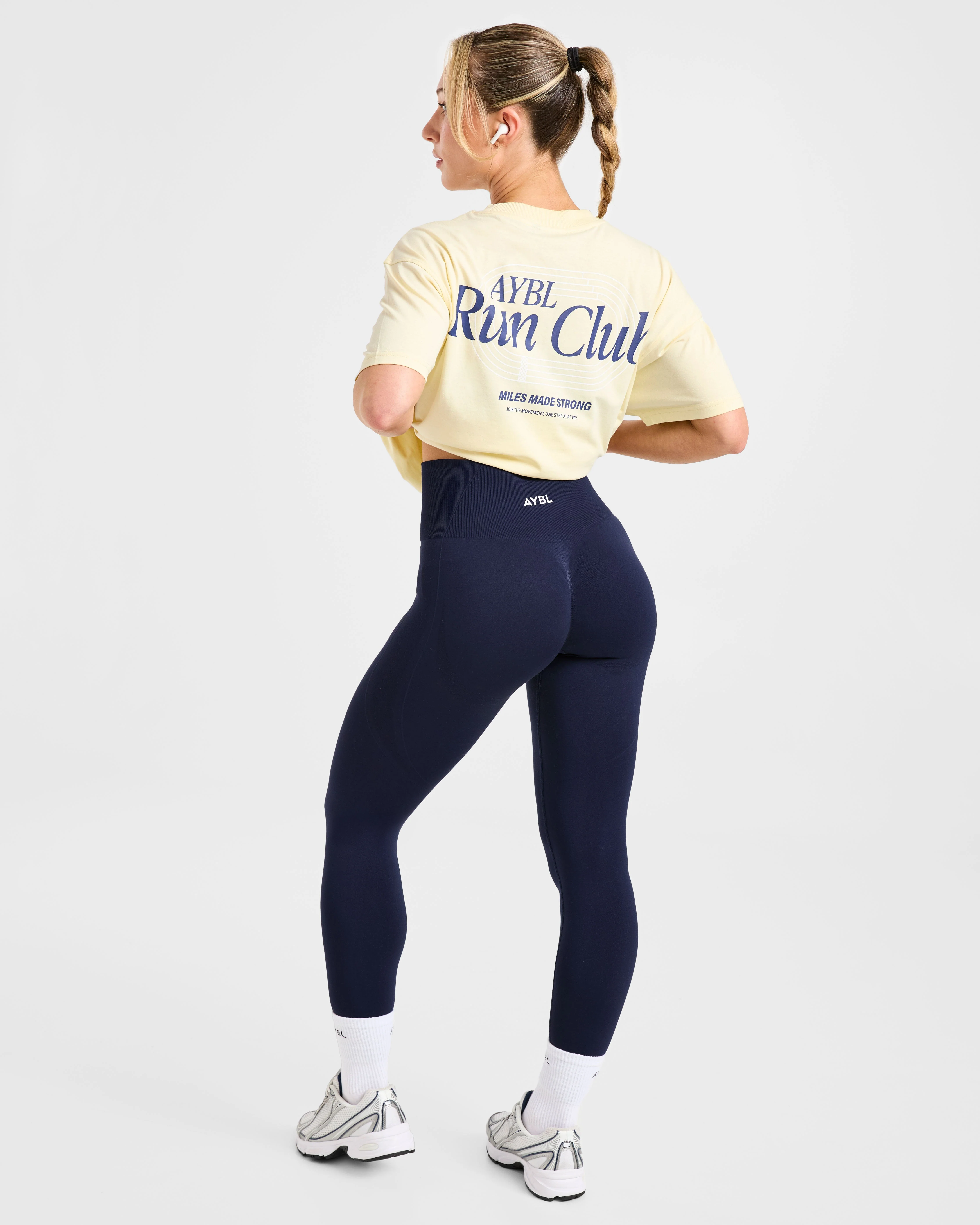 Run Club Oversized T Shirt - Butter Geel - Image 7