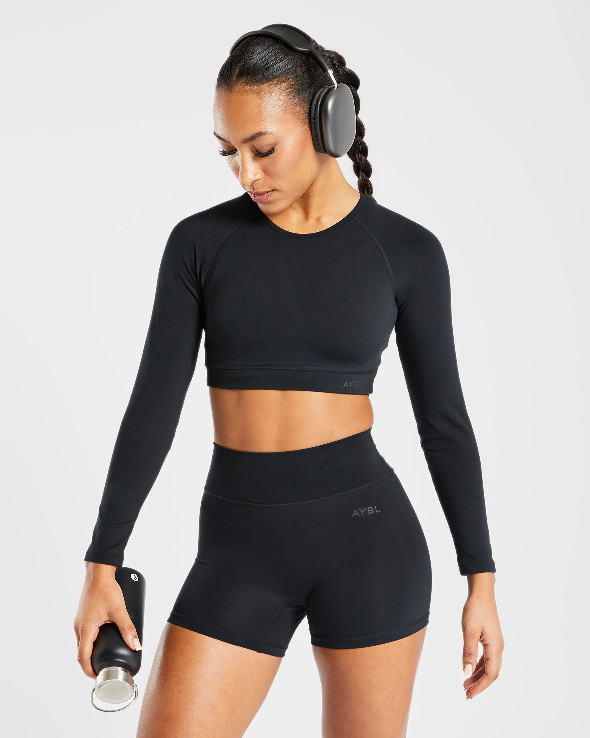 Staple Long Sleeve Crop Top - Zwart - Image 7