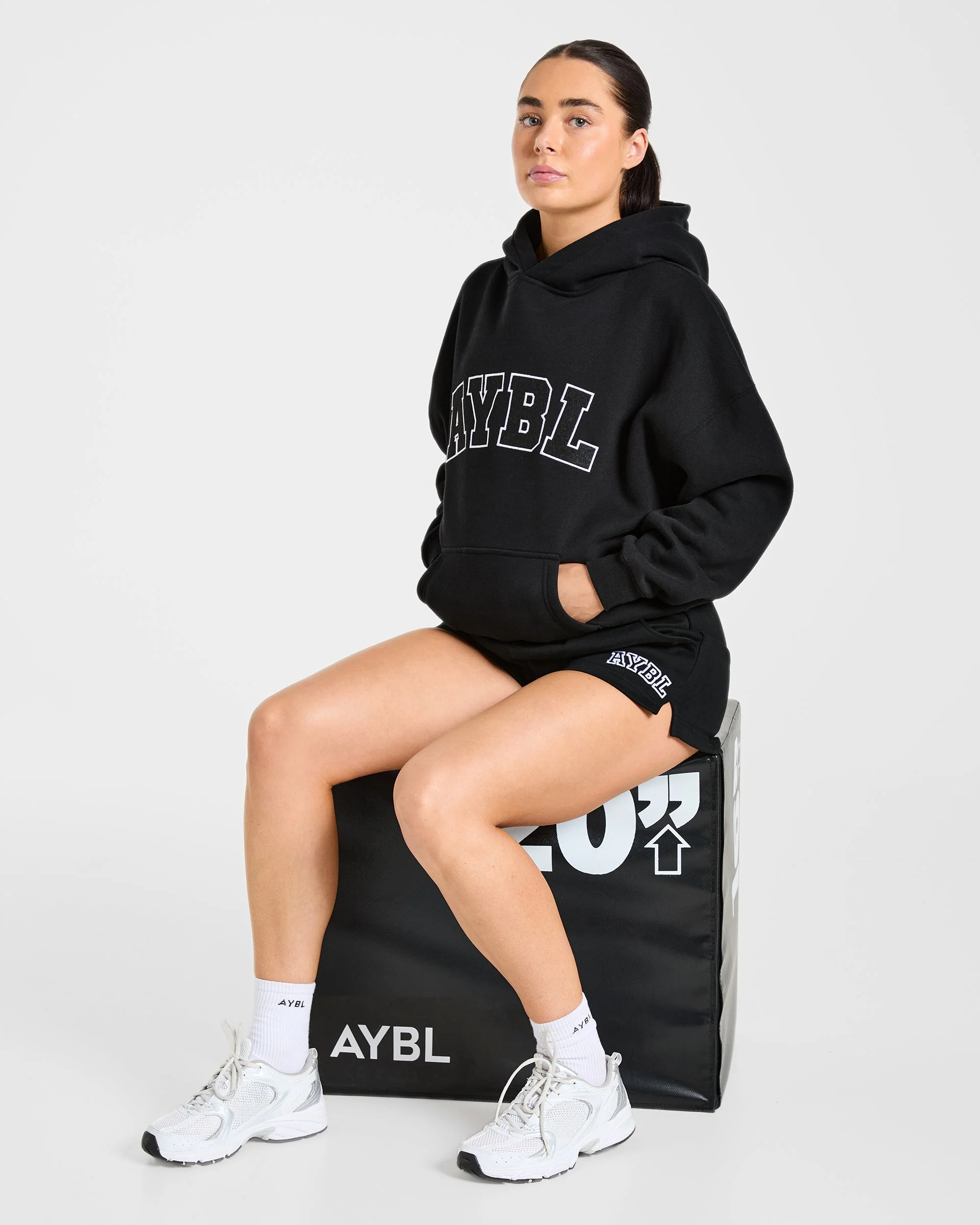 Varsity 2.0 Oversized Shorts - Zwart - Image 7