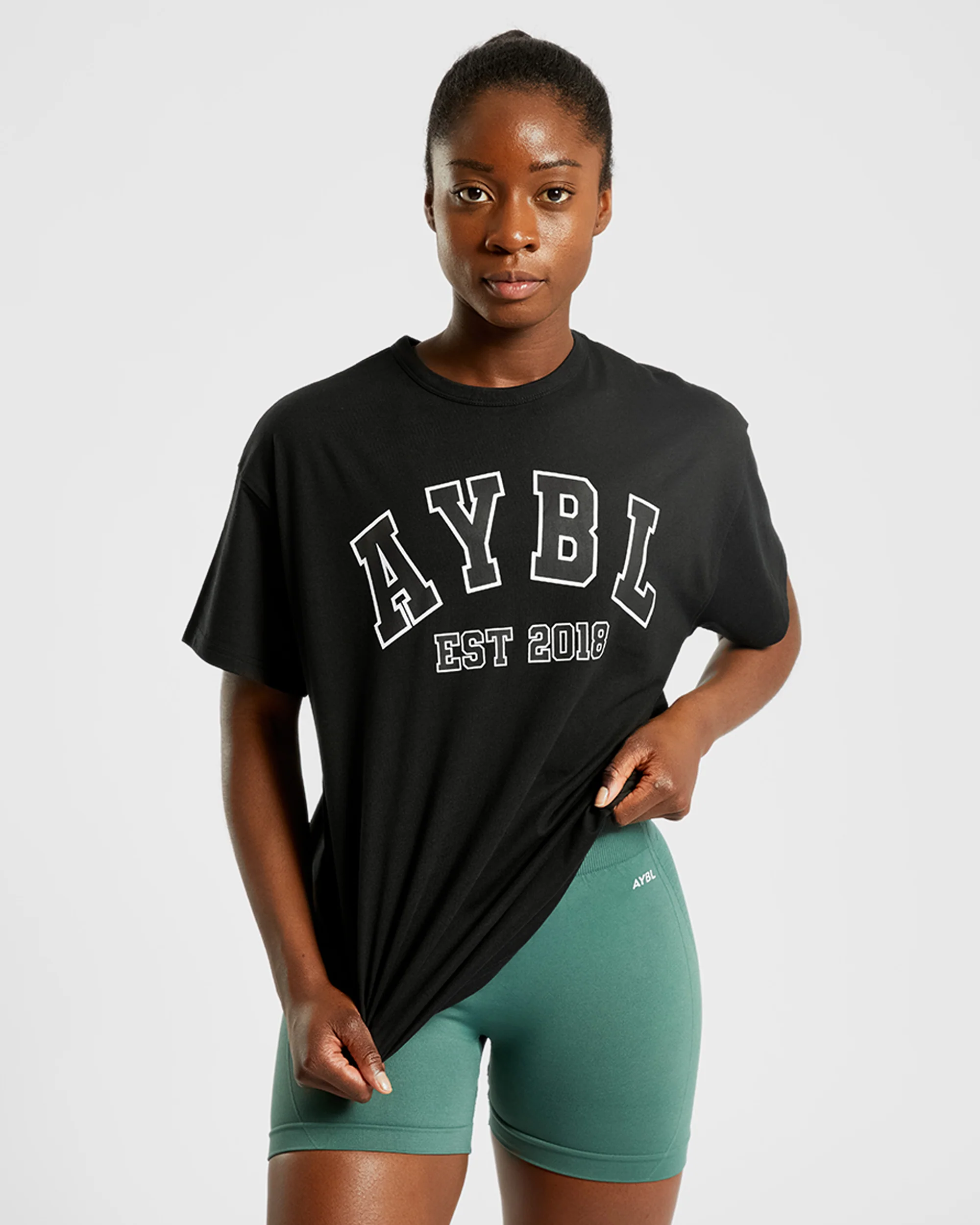 Varsity Oversized T Shirt - Zwart - Image 9